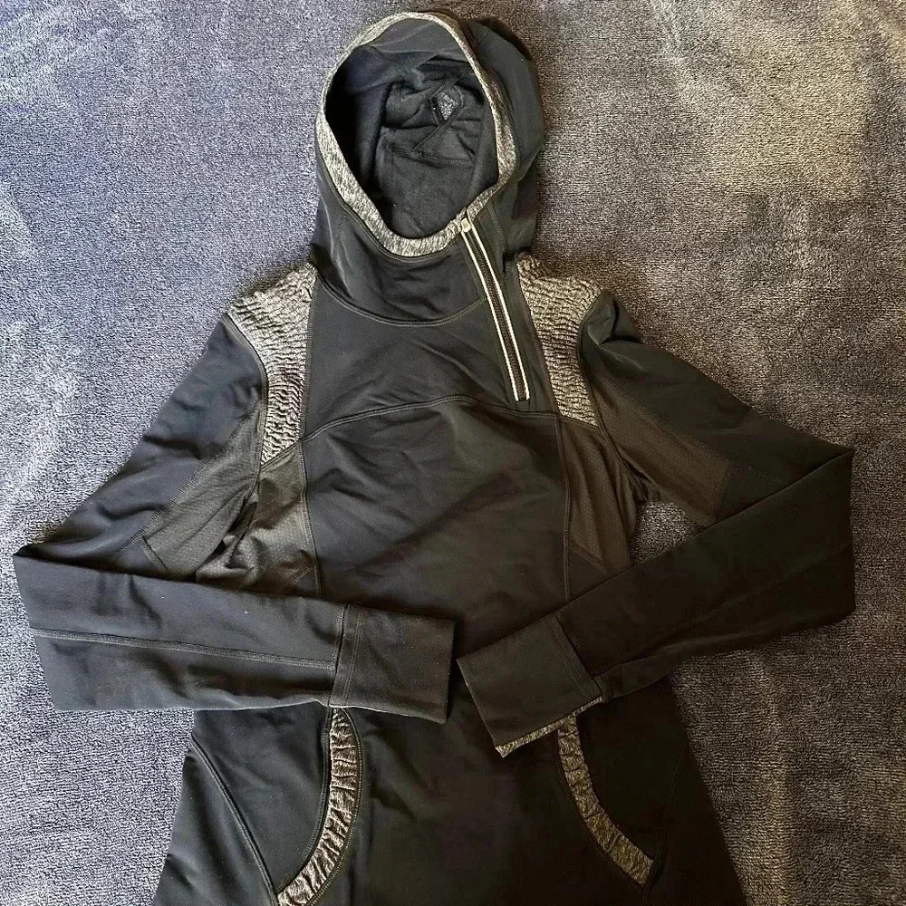 Lululemon Run: Back On Track Pullover size 6